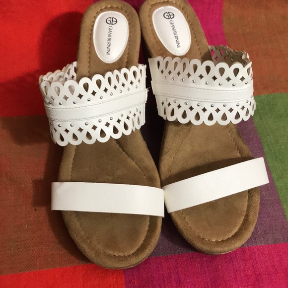 Giani Bernini Wedges - Picture 7 of 7